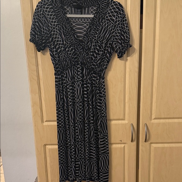Enfocus Studio Black and White Geometric Midi Dress - Picture 1 of 4